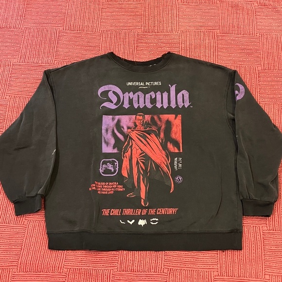 Dracula women’s large universal pictures distressed Sweatshirt - Picture 1 of 16